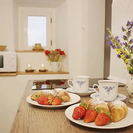 Domestika 아파트 *